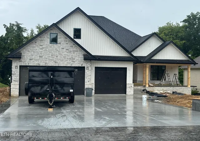 Photo 1 of Single family home for sale at 167 Amohi Way, Loudon, TN 37774 | MLS# 1347419 | Listing updated on 2026-07-08