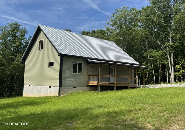 Homes for sale in Jamestown, TN | 185 Northwood Pl, Jamestown, TN 38556 | MLS# 1347479
