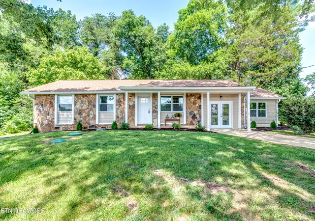 Photo 2 of Sale Pending at 8224 Tumbleweed Tr, Knoxville, TN 37920 | MLS# 1347466 | Listing updated on 2026-07-22