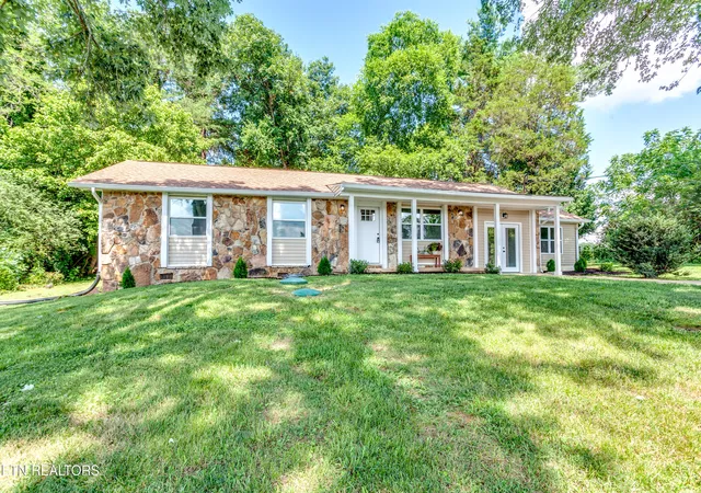 Photo 3 of Sale Pending at 8224 Tumbleweed Tr, Knoxville, TN 37920 | MLS# 1347466 | Listing updated on 2026-07-22