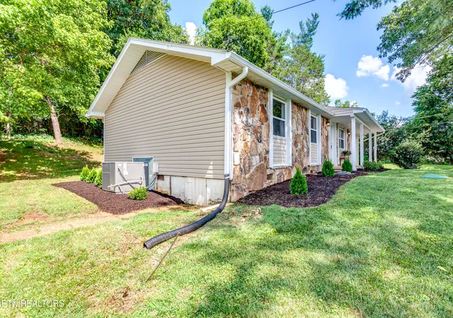 Photo 4 of Sale Pending at 8224 Tumbleweed Tr, Knoxville, TN 37920 | MLS# 1347466 | Listing updated on 2026-07-22