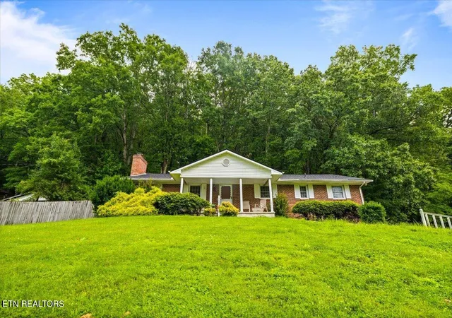 2nd image of 227 Fairway Dr, La Follette, TN 37766 | MLS# 1348015