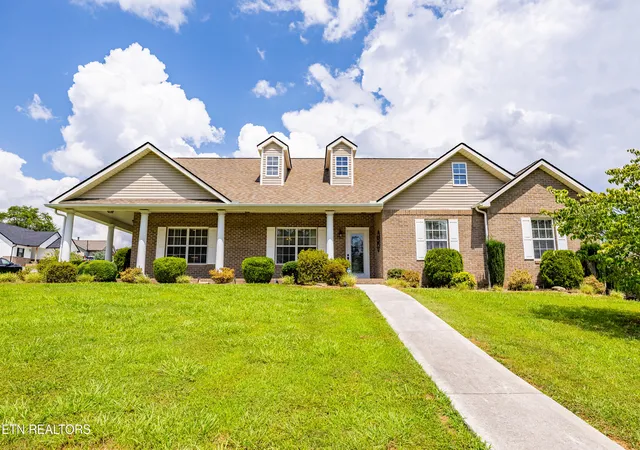 Homes for sale in Knoxville, TN | 8002 Stone Hollow Dr, Knoxville, TN 37924 | MLS# 1347590
