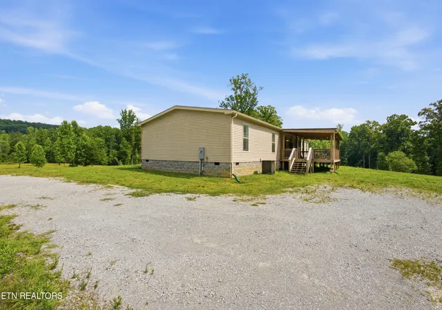 Homes for sale in Philadelphia, TN | 127 Narramore Ln, Philadelphia, TN 37846 | MLS# 1347578
