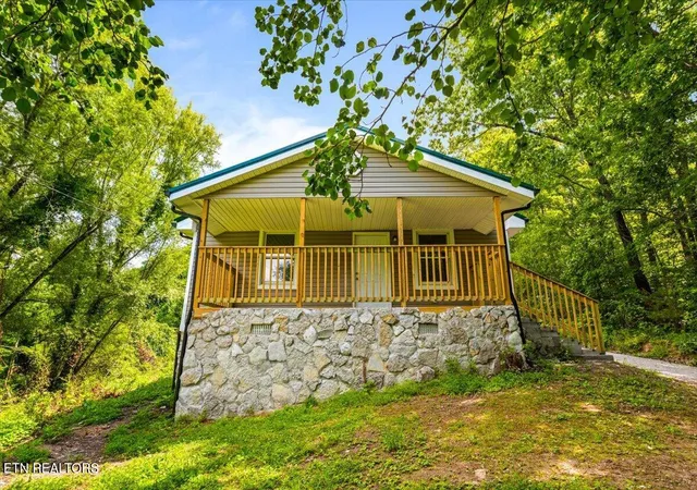 Homes for sale in La Follette, TN | 151 Sunflower Ln, La Follette, TN 37766 | MLS# 1347478