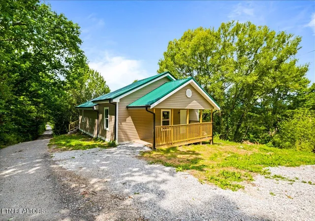 Homes for sale in La Follette, TN | 151 Sunflower Ln, La Follette, TN 37766 | MLS# 1347478