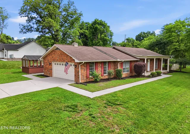 Photo 1 of Sale Pending at 102 Ruskin Cir, Maryville, TN 37803 | MLS# 1347483 | Listing updated on 2026-09-18