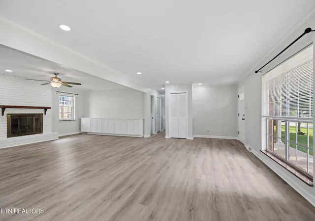 Photo 4 of Sale Pending at 102 Ruskin Cir, Maryville, TN 37803 | MLS# 1347483 | Listing updated on 2026-09-18