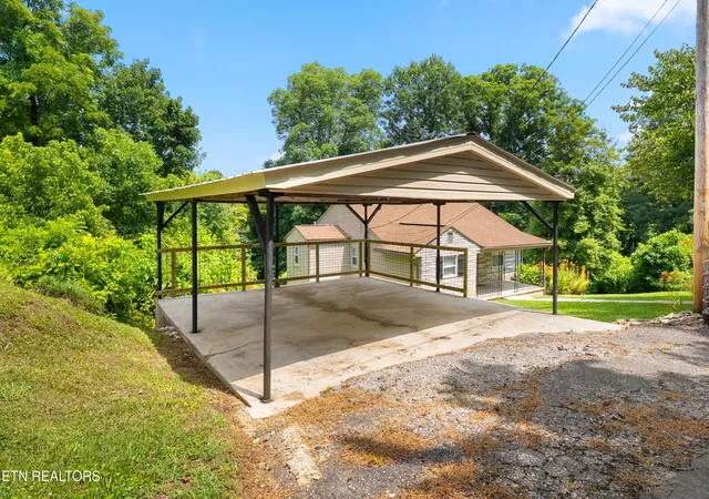 3rd image of 201 W 9Th Ave, Lenoir City, TN 37771 | MLS# 1347501