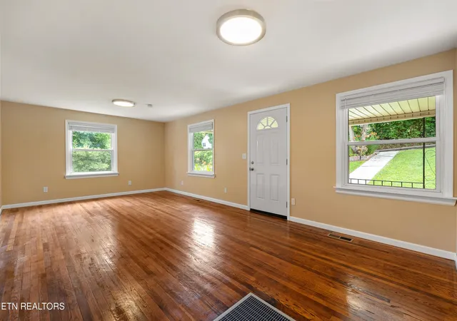 5th image of 201 W 9Th Ave, Lenoir City, TN 37771 | MLS# 1347501