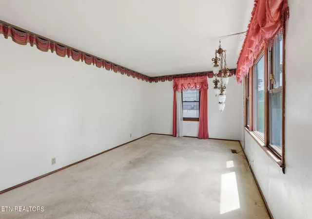 Homes for sale in Knoxville, TN | 3219 Lay Ave, Knoxville, TN 37914 | MLS# 1347508