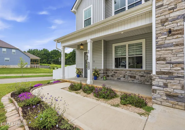 Photo 2 of Single family home for sale at 1149 Madison Oaks Rd, Knoxville, TN 37924 | MLS# 1347513 | Listing updated on 2026-10-21