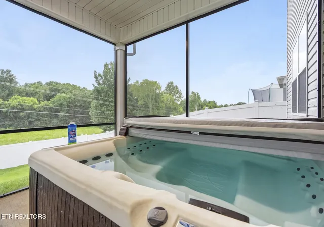 Photo 4 of Single family home for sale at 1149 Madison Oaks Rd, Knoxville, TN 37924 | MLS# 1347513 | Listing updated on 2026-10-21
