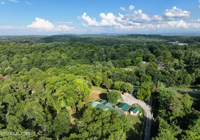 Homes for sale in Louisville, TN | 1869 E Old Topside Rd, Louisville, TN 37777 | MLS# 1347521