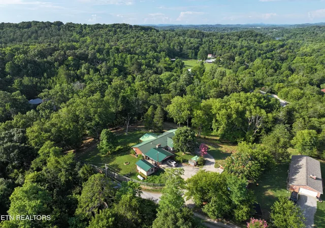 Homes for sale in Louisville, TN | 1869 E Old Topside Rd, Louisville, TN 37777 | MLS# 1347521