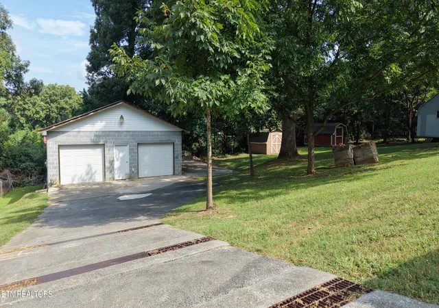 3rd image of 2919 W Woodbine Dr, Maryville, TN 37803 | MLS# 1347777