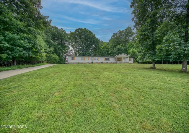Homes for sale in Kingston, TN | 131 Collier Dr, Kingston, TN 37763 | MLS# 1348089
