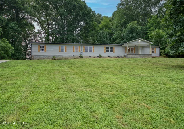 Homes for sale in Kingston, TN | 131 Collier Dr, Kingston, TN 37763 | MLS# 1348089