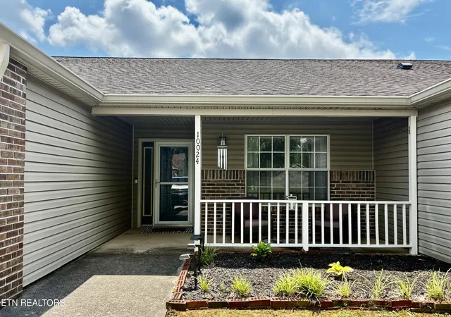 Homes for sale in Knoxville, TN | 10024 Greylock Wy, Knoxville, TN 37931 | MLS# 1347639
