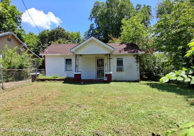 Homes for sale in Knoxville, TN | 2528 Selma Ave, Knoxville, TN 37914 | MLS# 1347546