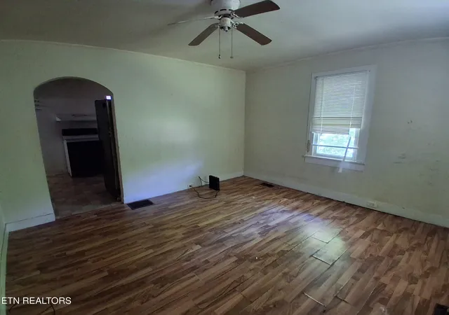 Photo 3 of Single family home for sale at 2528 Selma Ave, Knoxville, TN 37914 | MLS# 1347546 | Listing updated on 2026-07-13