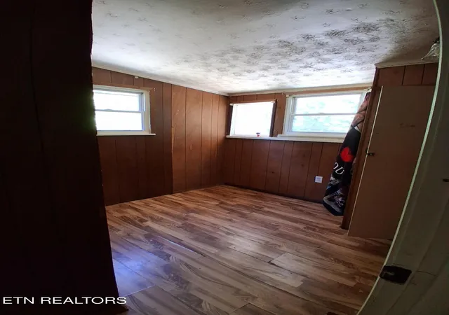 Photo 3 of Single family home for sale at 2528 Selma Ave, Knoxville, TN 37914 | MLS# 1347546 | Listing updated on 2026-07-13
