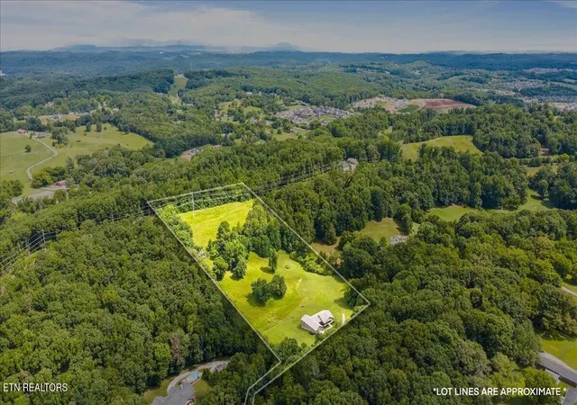 Photo 2 of Single family home for sale at 12707 Buttermilk Rd, Knoxville, TN 37932 | MLS# 1347554 | Listing updated on 2026-08-21