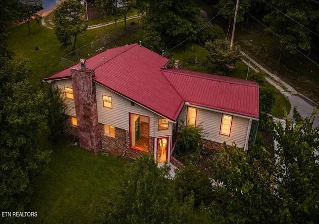 1st image of 327 Mcdeerman Rd, Jacksboro, TN 37757 | MLS# 1347753