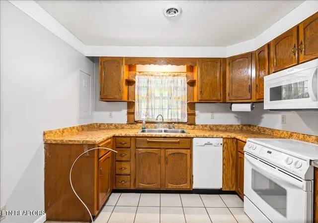 4th image of 327 Mcdeerman Rd, Jacksboro, TN 37757 | MLS# 1347753