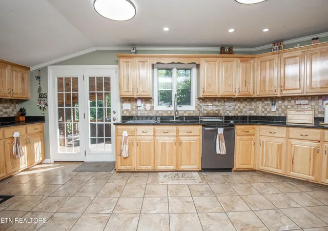 Photo 4 of Single family home for sale at 111 Rogers Ln, La Follette, TN 37766 | MLS# 1347664 | Listing updated on 2026-07-13