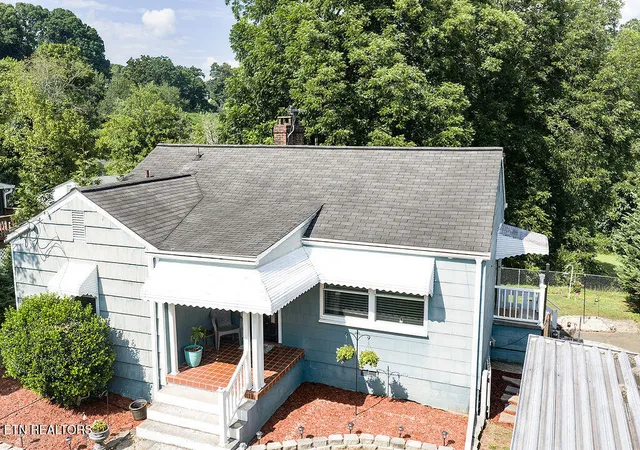 Homes for sale in Oak Ridge, TN | 122 Salem Rd, Oak Ridge, TN 37830 | MLS# 1347607