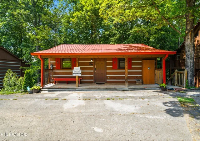 Homes for sale in Pigeon Forge, TN | 2684 Valley Heights Dr, Pigeon Forge, TN 37863 | MLS# 1347619