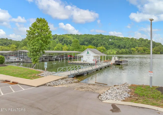 27th image of 282 Broadberry Ave, Oak Ridge, TN 37830 | MLS# 1348168