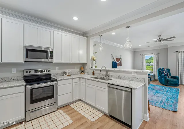 3rd image of 282 Broadberry Ave, Oak Ridge, TN 37830 | MLS# 1348168