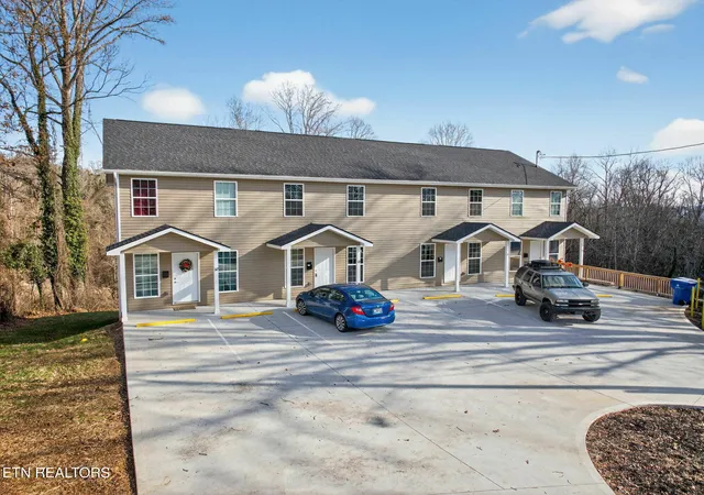Photo 3 of Multi family home for sale at 147 Waddell Cir, Oak Ridge, TN 37830 | MLS# 1347613 | Listing updated on 2026-07-09