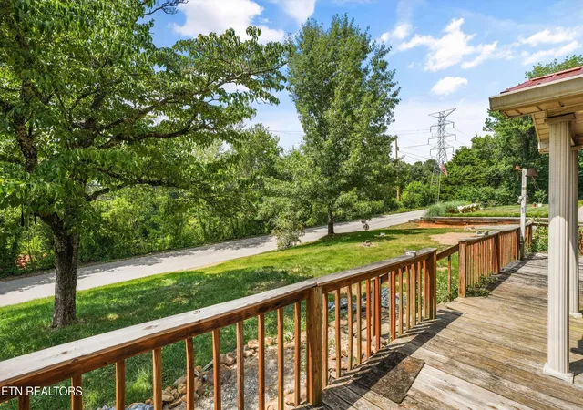 Homes for sale in Louisville, TN | 1443 Johnathan Dr, Louisville, TN 37777 | MLS# 1347716