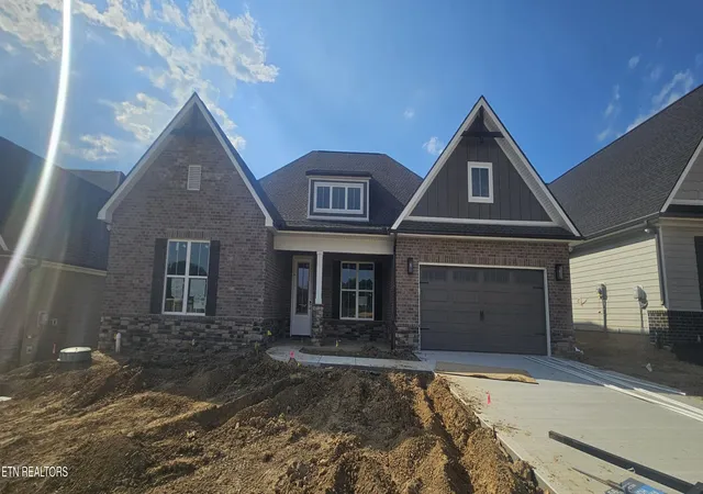 Photo 1 of Single family home for sale at 12819 Magnolia Crst Ln, Knoxville, TN 37922 | MLS# 1347796 | Listing updated on 2026-09-12