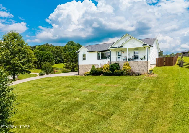 Photo 1 of Single family home for sale at 217 River Frd Rd, Maryville, TN 37804 | MLS# 1347645 | Listing updated on 2026-09-23