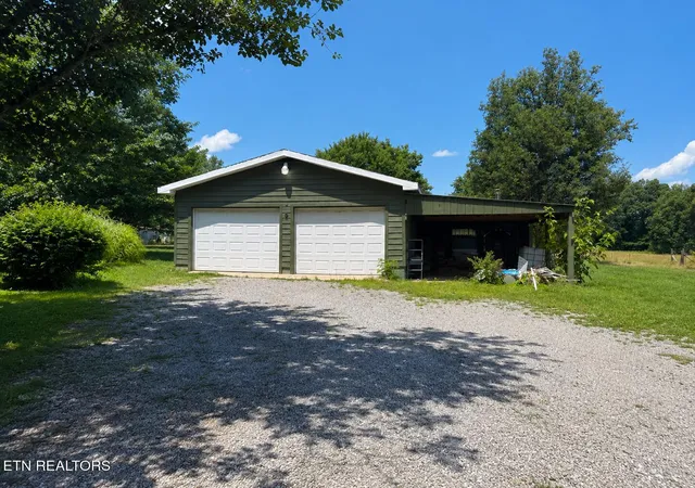 Homes for sale in Crossville, TN | 2107 Potato Farm Rd, Crossville, TN 38571 | MLS# 1347693