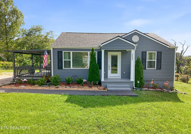 Homes for sale in Knoxville, TN | 2905 Atoka Ln, Knoxville, TN 37917 | MLS# 1347723