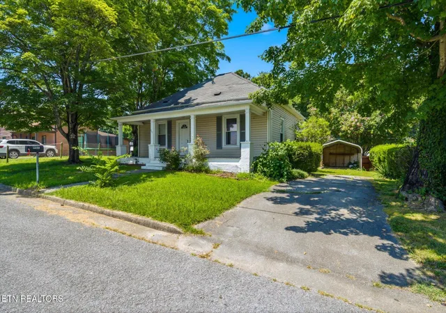 2nd image of 907 W 2nd Ave, Lenoir City, TN 37771 | MLS# 1347926