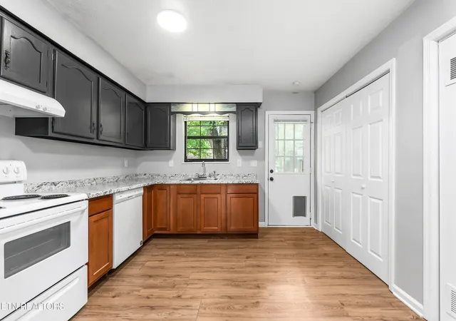 Homes for sale in Knoxville, TN | 4905 Angelia Dr, Knoxville, TN 37921 | MLS# 1347952