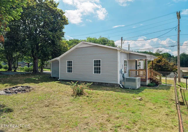 Homes for sale in Athens, TN | 115 Ray St, Athens, TN 37303 | MLS# 1347837