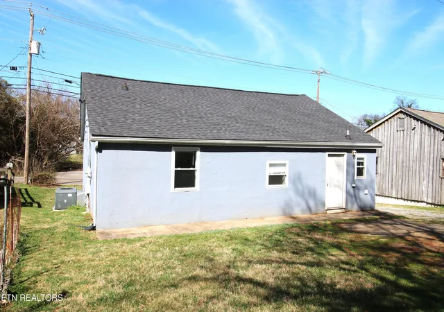 Homes for sale in Knoxville, TN | 2108 Mitchell St, Knoxville, TN 37917 | MLS# 1347794