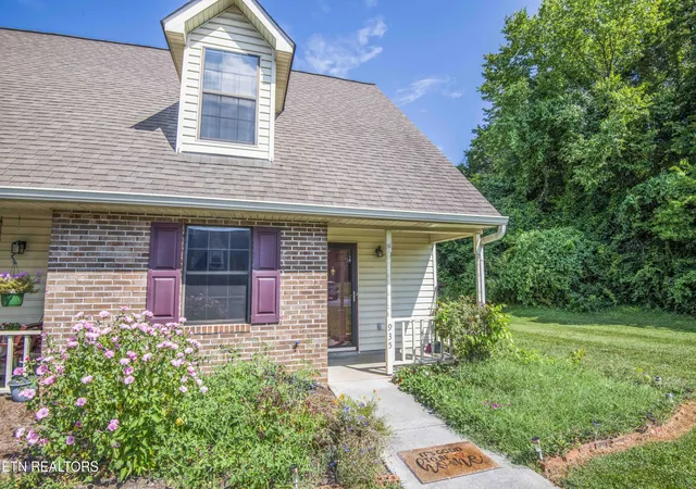 3rd image of 935 Chip Cove Ln, Knoxville, TN 37938 | MLS# 1347722