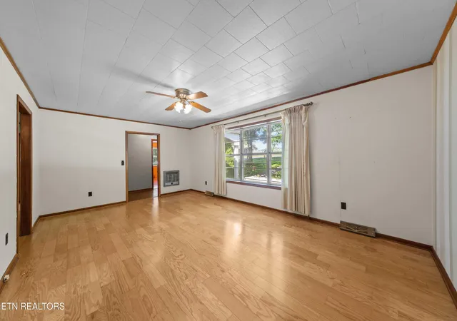 Photo 3 of Single family home for sale at 149 Holbrook Ave, Lenoir City, TN 37771 | MLS# 1348114 | Listing updated on 2026-09-30