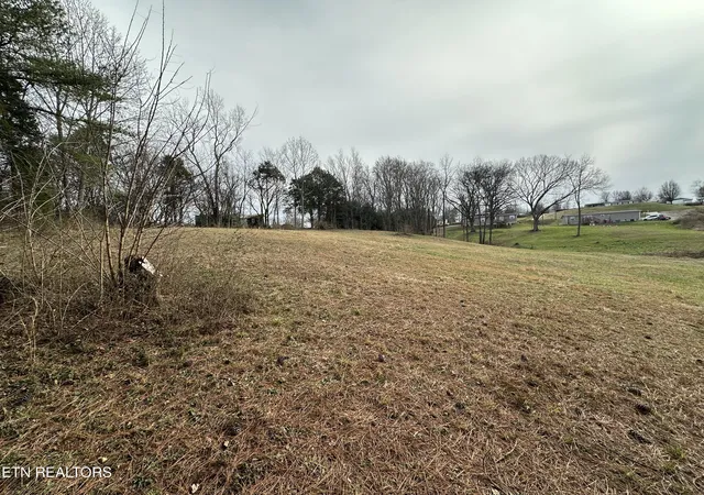 Photo 3 of Sale Pending at 1219 Sweetwater Vonore Rd, Sweetwater, TN 37874 | MLS# 1347751 | Listing updated on 2026-08-15