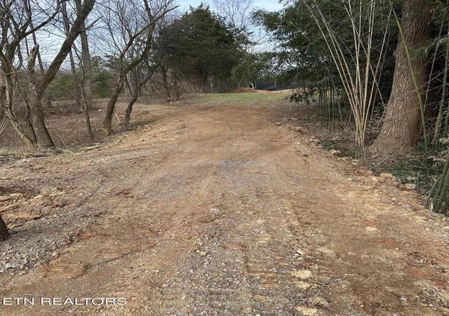 Photo 4 of Sale Pending at 1219 Sweetwater Vonore Rd, Sweetwater, TN 37874 | MLS# 1347751 | Listing updated on 2026-08-15