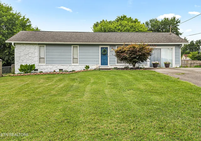 1st image of 8221 Broken Arrow Dr, Knoxville, TN 37923 | MLS# 1347880