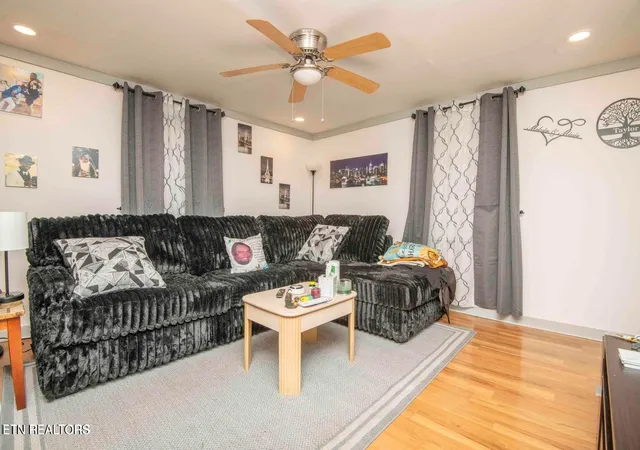 Photo 3 of Single family home for sale at 119 Yankee St, Knoxville, TN 37914 | MLS# 1347776 | Listing updated on 2026-08-21